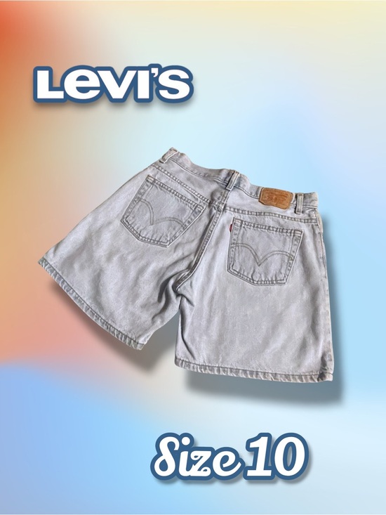 Levi's Pants - Levi's Women's Light Wash Classic Jeans Denim Shorts Size 10